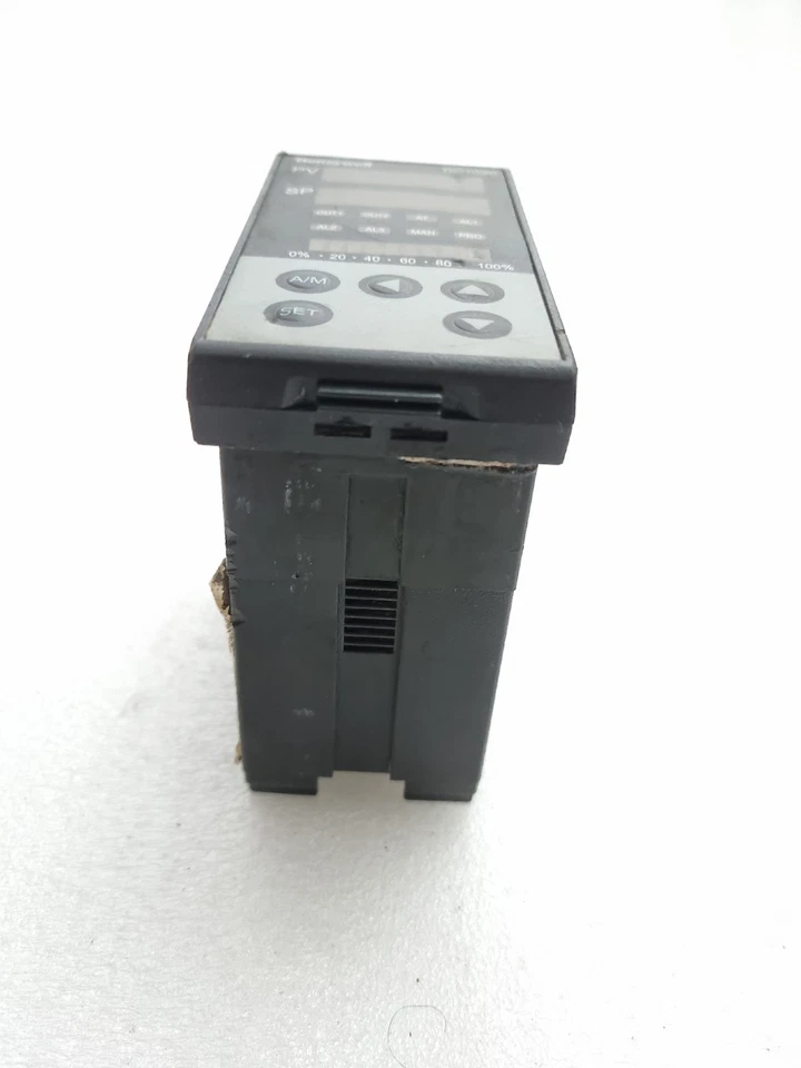 Honeywell DC1020 Temperature Controller 85-265Vac DC1020 Free Ship Worldwide